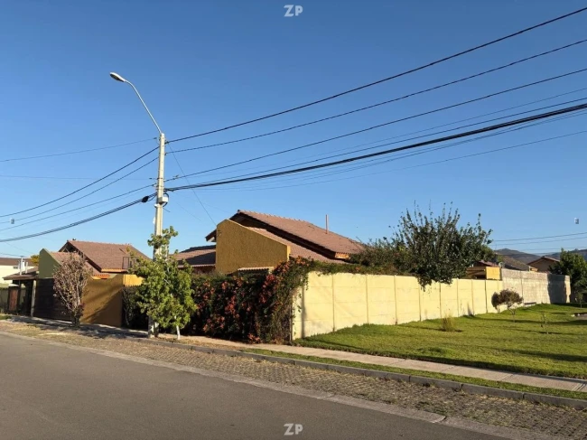 En venta Casa individual aislada, de un solo piso, con ampliación regularizable