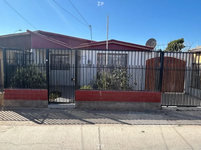 Oportunidad de adquirir tu casa propia en un buen barrio, tranquilo, casa  acoge