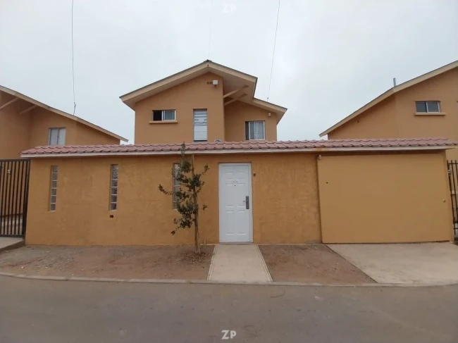 En Venta casa habitación en excelente estado, de dos pisos