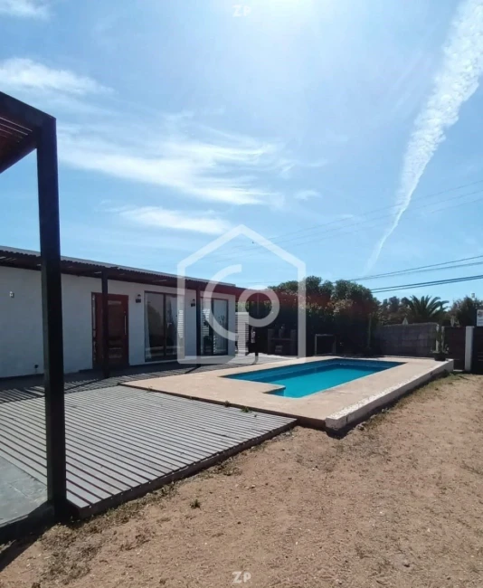 EN VENTA CASA GUANQUEROS 3D3B