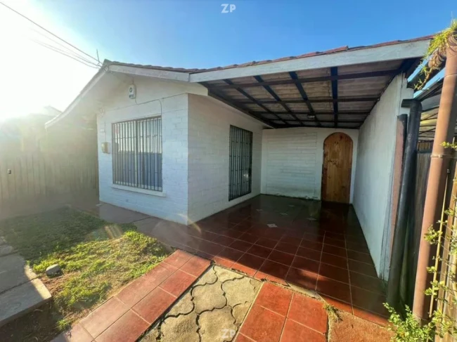 Se vende Casa pareada de 1 piso, construida en ladrillo, con cómodos espacios in