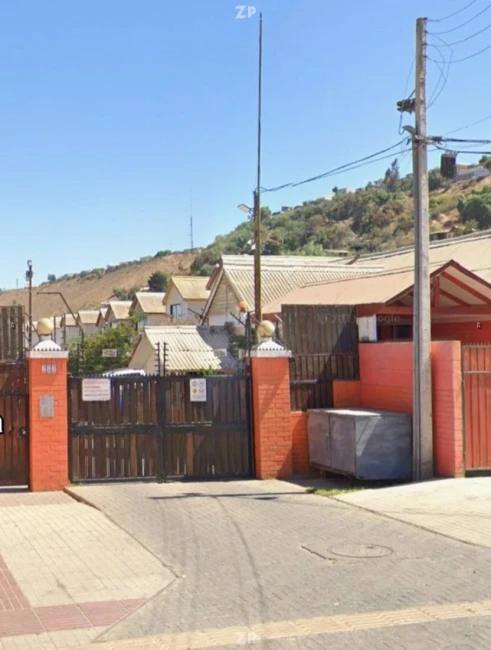 En venta Casa en Ovalle de 2 pisos, 3 dormitorios y 2 baños.