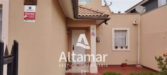 Se vende esta encantadora casa en el sector de Serena Oriente