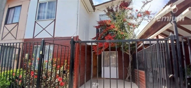 En venta casa de 2 pisos con todo lo que necesitas para tu vida diaria