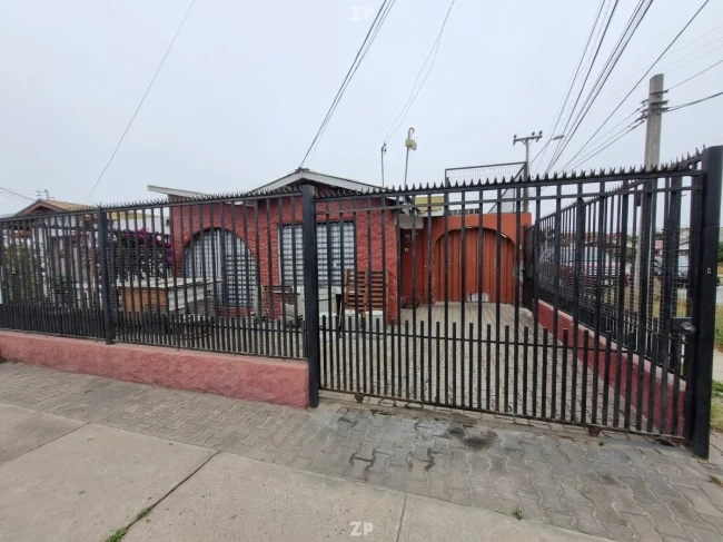 Se Vende Casa Esquina Sector La Florida, a minutos del Centro de La Serena.