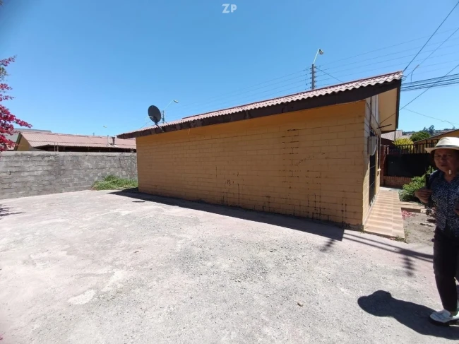 En venta casa construida totalmente con material sólido, se vende sin comisión