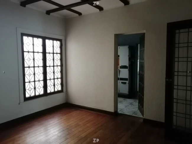 Se vende céntrica casa pareada continua de 2 pisos  en Viña del Mar