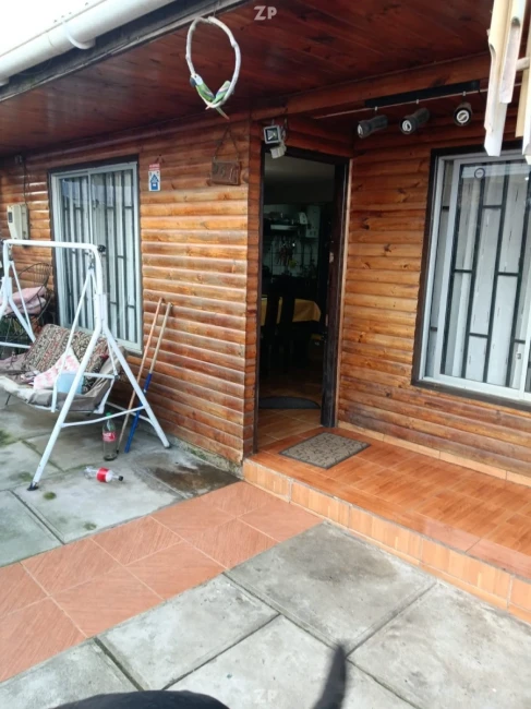 Se vende propiedad de dos pisos en sector Bellavista.