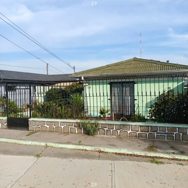 SE VENDE CASA SOLIDA EN SECTOR RESIDENCIAL DE VILLA ITALIA, SAN ANTONIO.