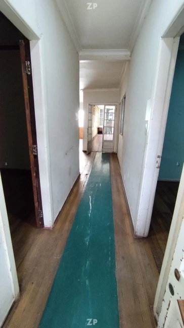 Se vende Casa sólida de fachada