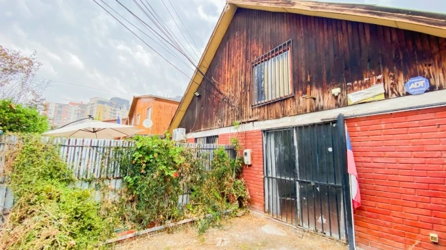 En venta asa con un terreno grande en la mejor zona residencial