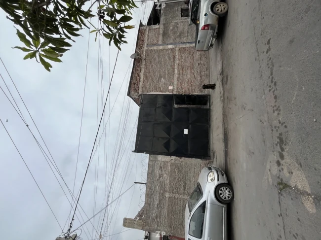 Bodega Industrial con Departamentos – Renta Aprox. $2.000.000 Mensuales