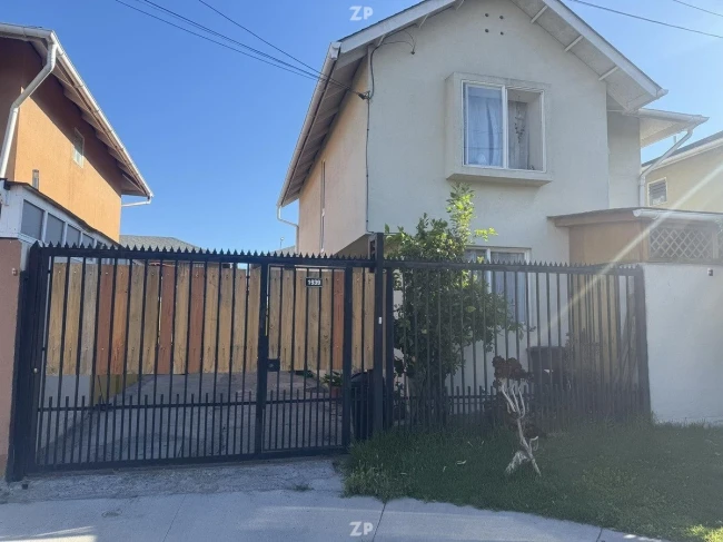 En venta Preciosa casa de dos pisos en Haras San Bernardo