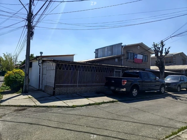 Se vende amplia casa de un piso, esquina en sector san geronimo