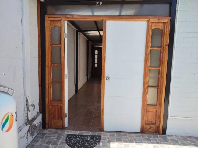 En venta acogedora casa de un piso en barrio residencial