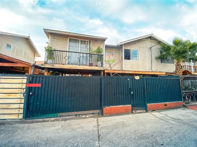 En venta esta hermosa casa ubicada en Los suspiros con almirante riveros