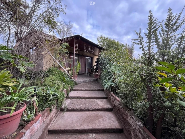 Se vende acogedora casa de un piso con terreno de 333 m²