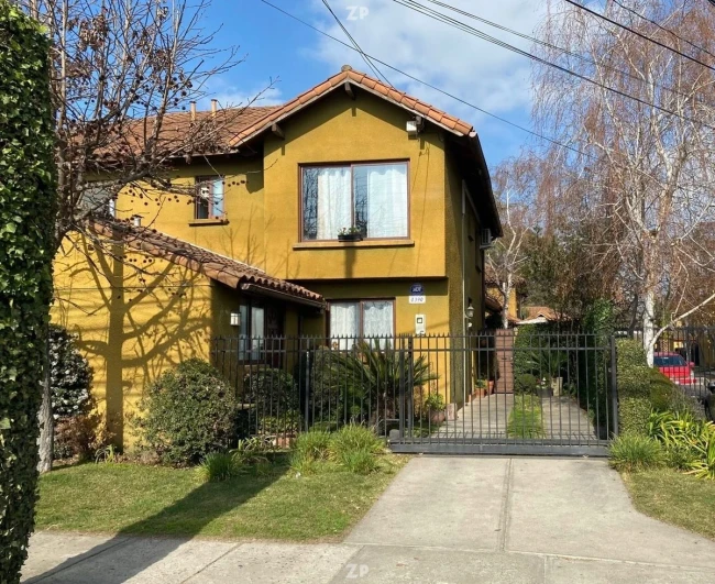 Se Vende preciosa Casa  Casa sólida en ambos pisos
