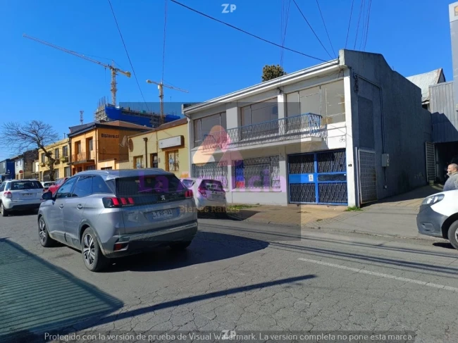 EN VENTA CASA CON DESTINO COMERCIAL EN CALLE BULNES