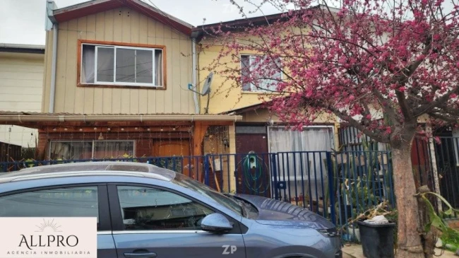 En venta Casa de 2 pisos con ampliaciones regularizadas