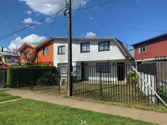 Se vende casa de dos pisos