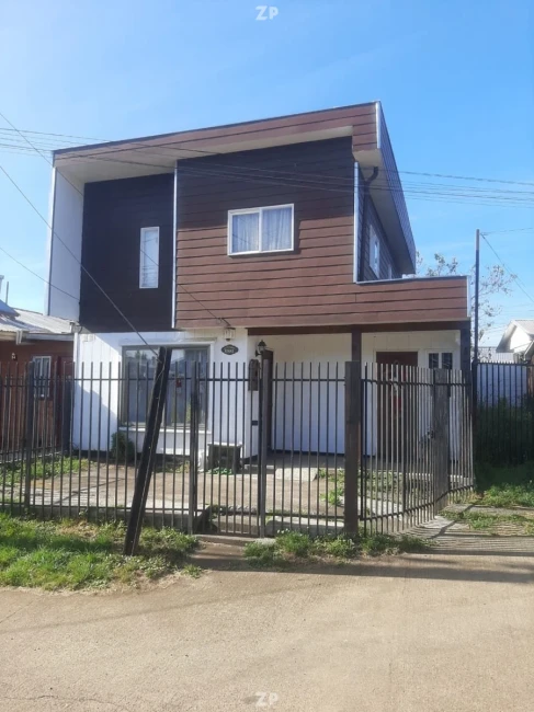 En venta Hermosa casa de dos pisos en fundo el carmen