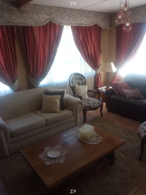 En venta  Amplia y hermosa casa cuenta con living comedor muy cómodo