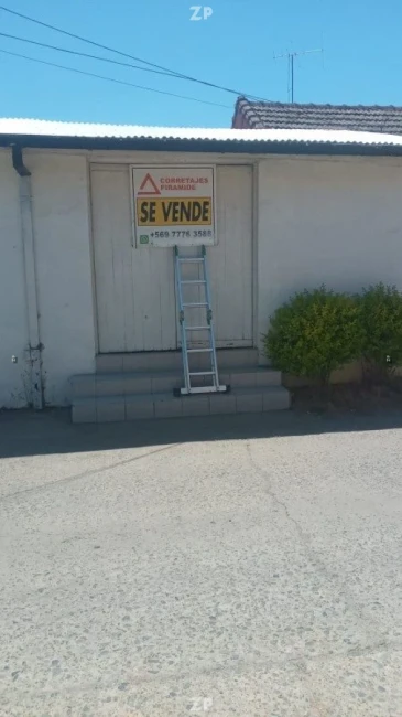 En venta acogedora casa, ubicada en el sector céntrico de la comuna