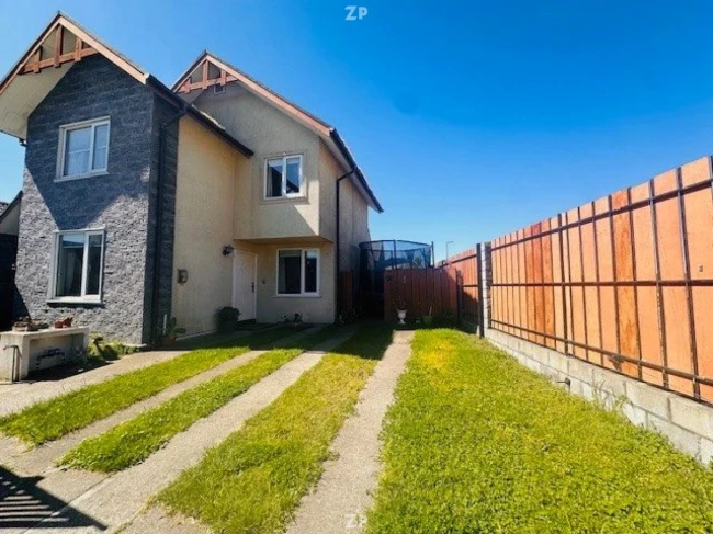 En venta encantadora casa esquina ubicada en la tranquila zona de Brisas del Soñ