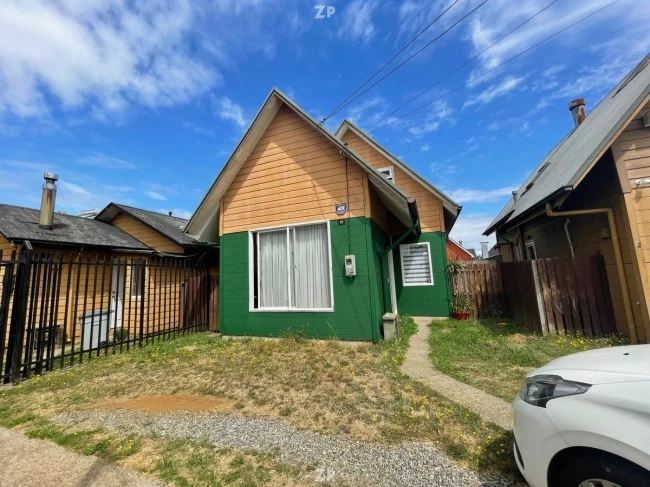 Se vende casa de dos pisos en Brisas de la Ribera