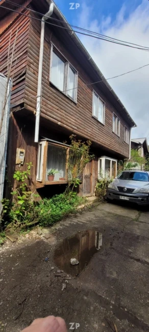 SE VENDE! Casa amplia, de dos pisos, excelente ubicacion