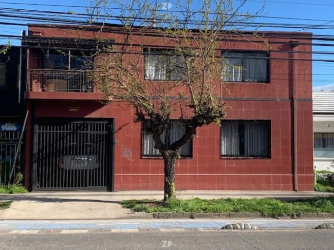 Se vende Propiedad ubicada en un sector comercial