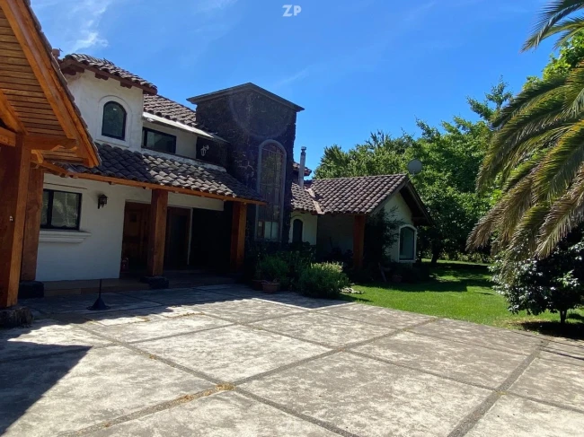 En venta Hermosa casa de construcción sólida en Condominio Haras la Montaña