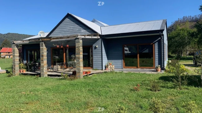 Se vende estupenda casa de 194 mt2 construidos en terreno de 5.134 mt2