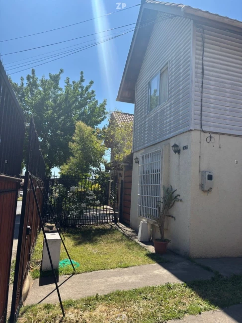 En Venta casa aislada, esquina, en calle volcan llaima