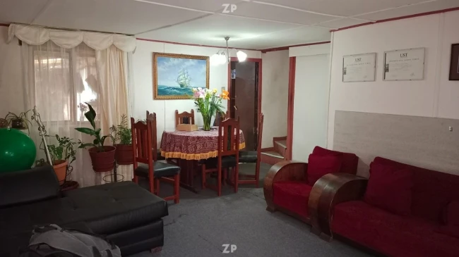 Se vende amplia y cómoda Casa de dos pisos, regularizada