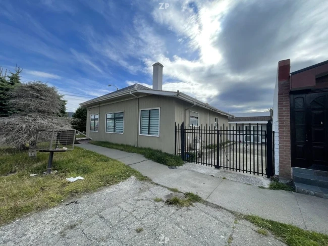 En Venta Casa con Gran Terreno en Punta Arenas