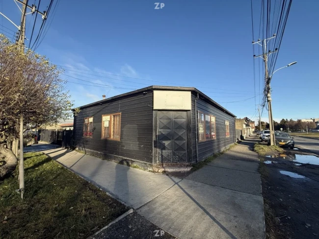 En venta casa pleno corazón de Punta Arenas se asienta en un terreno de 350 m