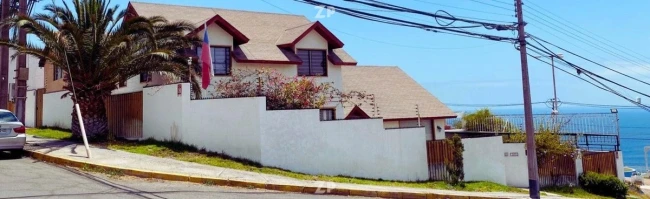 En venta propiedad cuenta con 200 metros cuadrados de elegante construcción