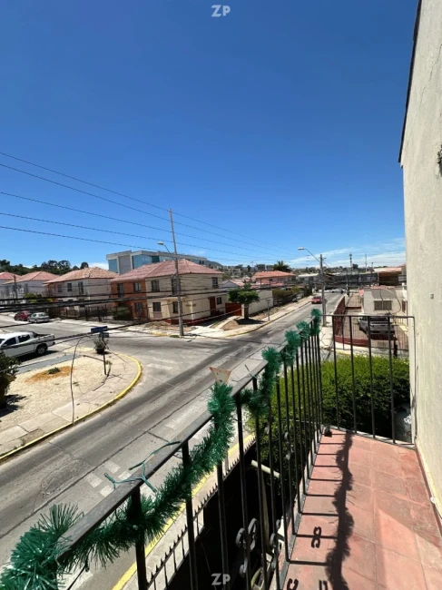 CASA ESQUINA EN SECTOR RESIDENCIAL EN VENTA