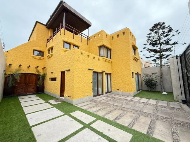 EN VENTA UNA Exclusiva Casa de Ensueño en Pasaje Miramar