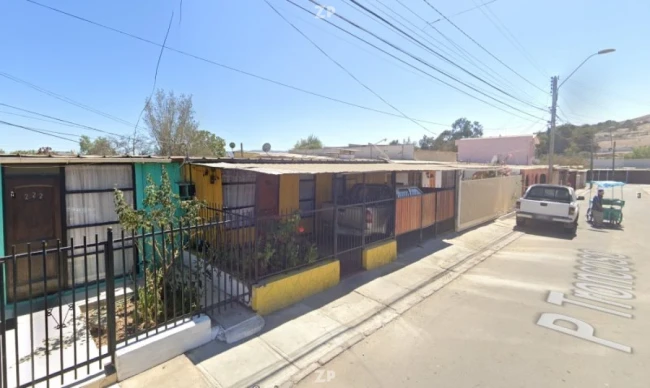 SÓLO VENTA AL CONTADO Casa de 1 Piso