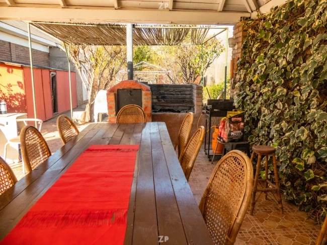 Venta de hermosa Parcela con 2 casas, piscina y quincho, Vicuña. 11.000 UF