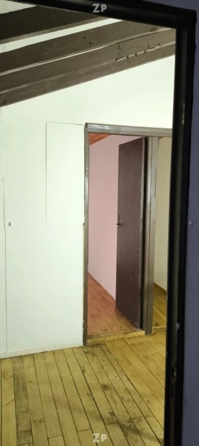 En venta Casa de dos pisos, pareo simple