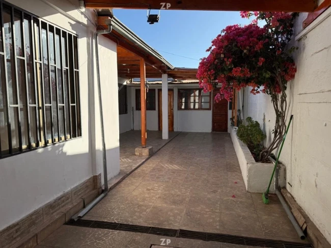 Se vende  hermosa y acogedora   casa en excelente estado de conservación