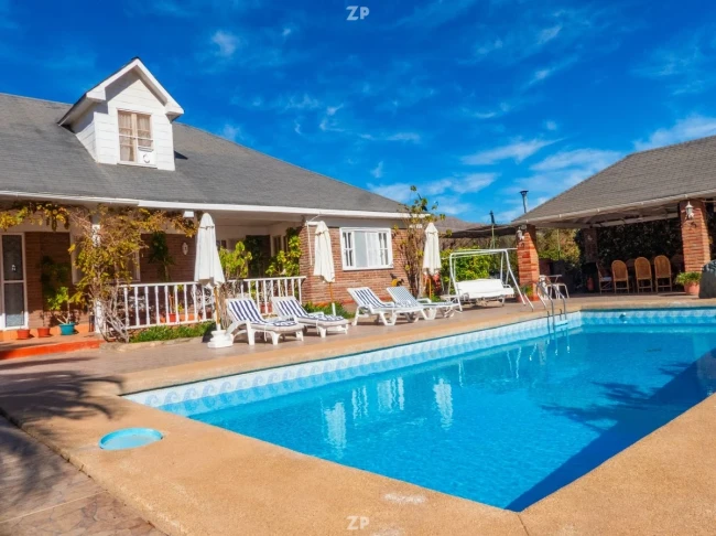 Venta de hermosa Parcela con 2 casas, piscina y quincho, Vicuña. 11.000 UF