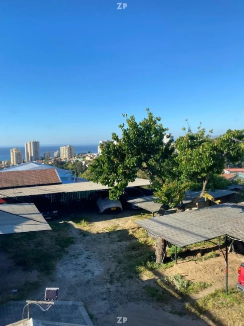 Se vende amplia casa en Cerro Baron, apta credito hipotecario