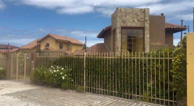 Se vende preciosa casa en exclusivo sector residencial Rosario de Peñuelas