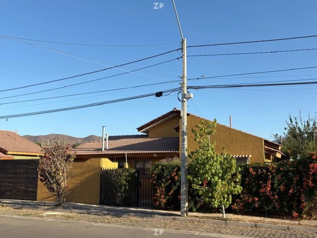 En venta Casa individual aislada, de un solo piso, con ampliación regularizable