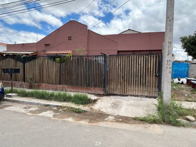 Vendo Casa, en excelente sector, tranquilo